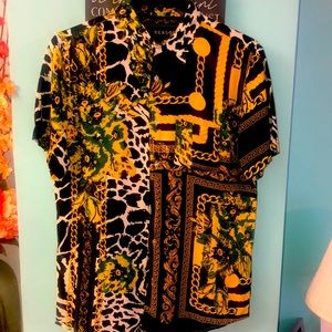 Short sleeve causal button down shirt